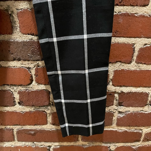 H&M Black and White Plaid Capris Size 2 - Picture 3 of 7